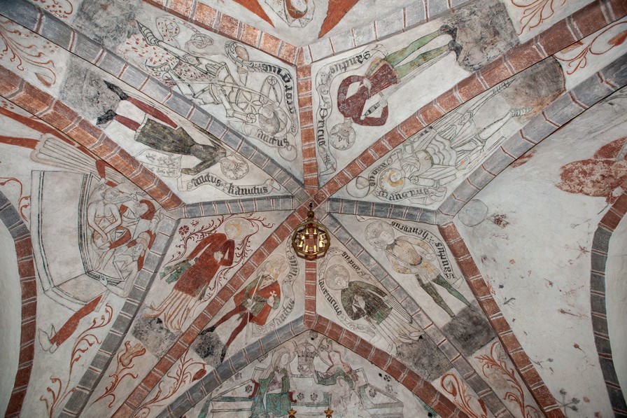 Stjernehvælv i skibet, 1. fag