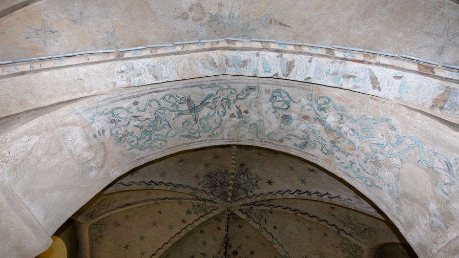 Korbue set fra koret.