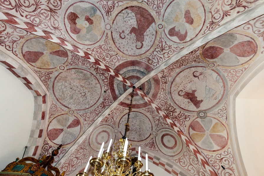 Hvælvet i skibets 1. fag